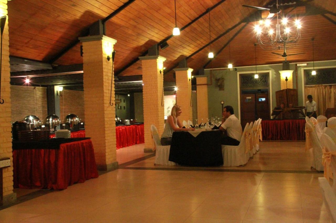 Lake Serenity Resort & Spa Kuruwita Extérieur photo