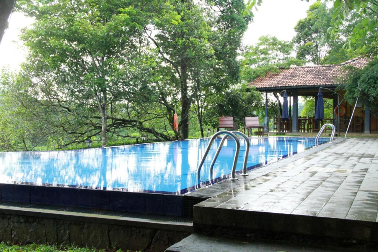 Lake Serenity Resort & Spa Kuruwita Extérieur photo