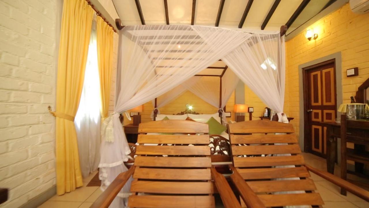 Lake Serenity Resort & Spa Kuruwita Extérieur photo