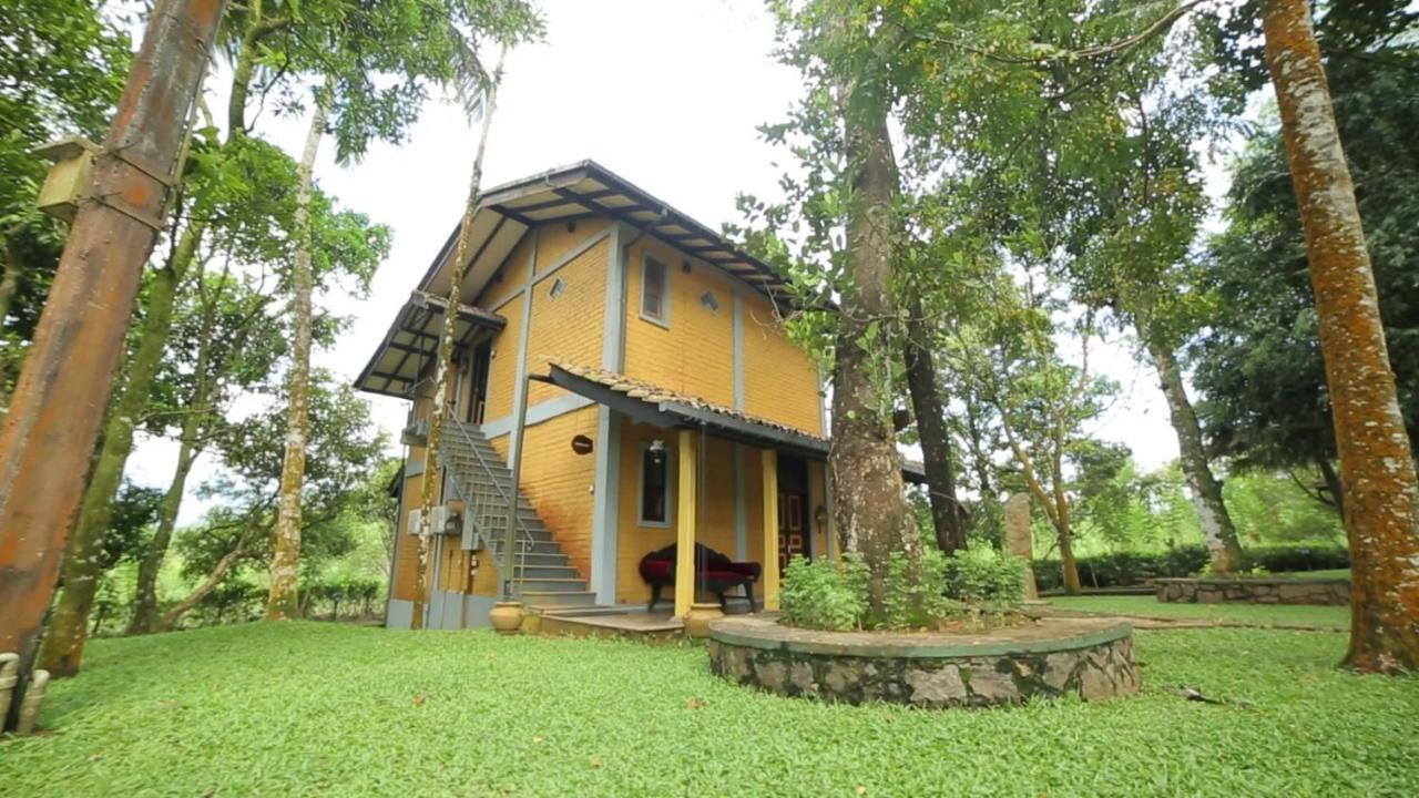 Lake Serenity Resort & Spa Kuruwita Extérieur photo